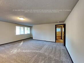 8220 64th St Ct W in University Place, WA - Foto de edificio - Building Photo