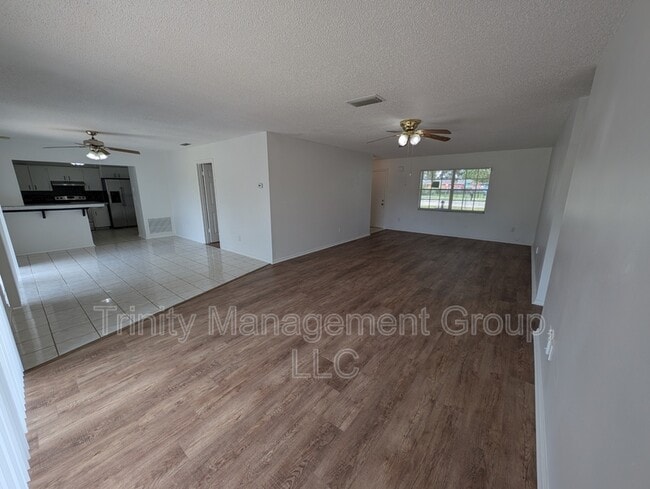 1101 Lodge Cir in Spring Hill, FL - Building Photo - Building Photo