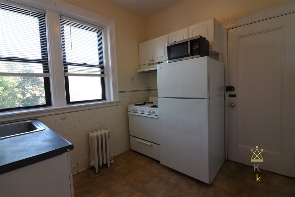 20 Park St, Unit 6 in Brookline, MA - Building Photo