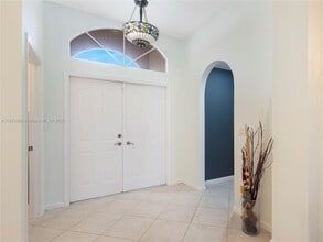 2549 Egret Lake Dr in Greenacres, FL - Building Photo - Building Photo