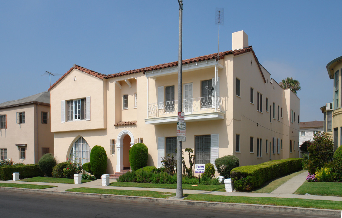 115 N Sweetzer Ave in Los Angeles, CA - Foto de edificio