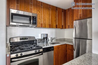 200 E 82nd St in New York, NY - Building Photo - Building Photo