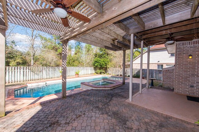 property at 26 Clover Gate Cir