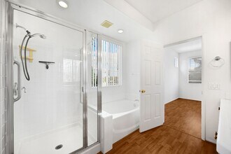 2907 Claremore Ln in Long Beach, CA - Building Photo - Building Photo