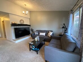9620 Morningside Loop, Unit 14 in Anchorage, AK - Building Photo - Building Photo