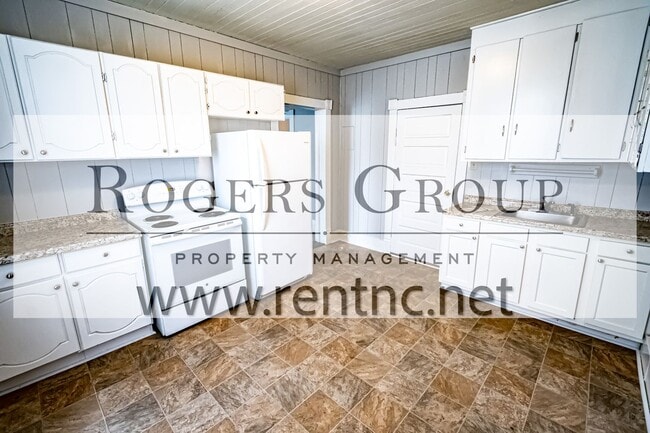 121 Burwell Ave in Henderson, NC - Building Photo - Building Photo