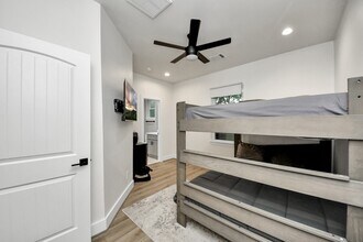 2007 Briley St in Houston, TX - Building Photo - Building Photo