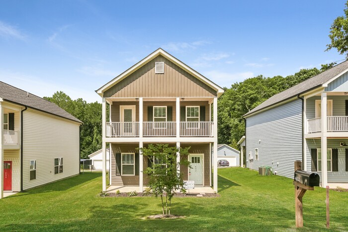 410 Grant St in Easley, SC - Building Photo