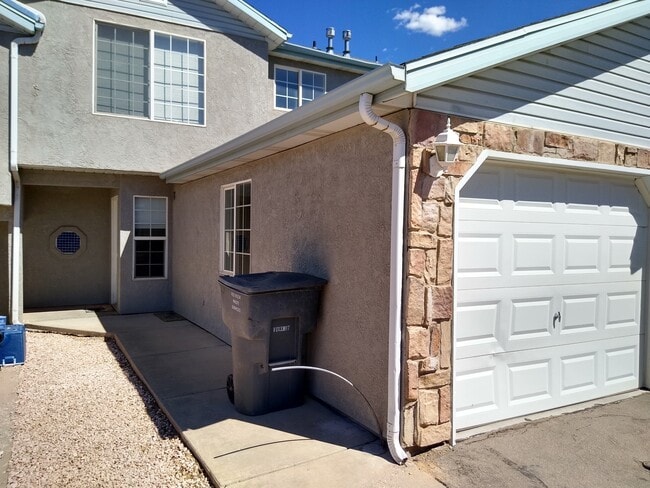 334 S 400 E in Cedar City, UT - Building Photo - Building Photo
