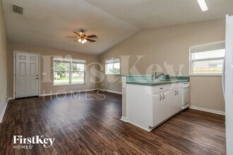 2711 80th Ave E in Ellenton, FL - Foto de edificio - Building Photo