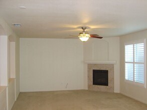 8887 Haflinger Way in Elk Grove, CA - Building Photo - Building Photo