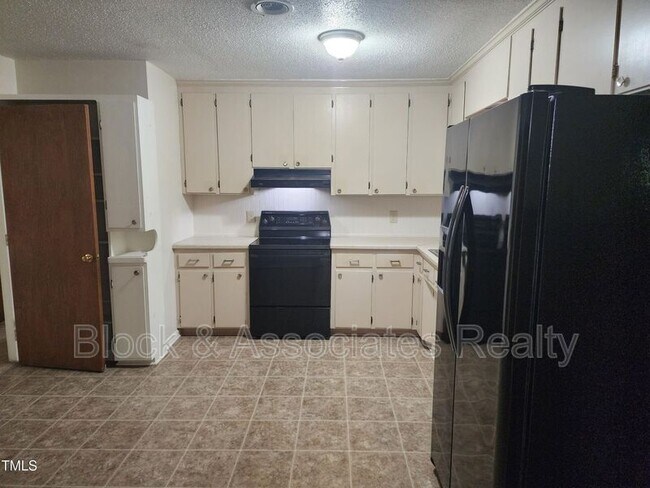 3304 Boulder Ct in Raleigh, NC - Building Photo - Building Photo