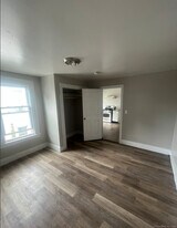 235 Park St in Bridgeport, CT - Building Photo