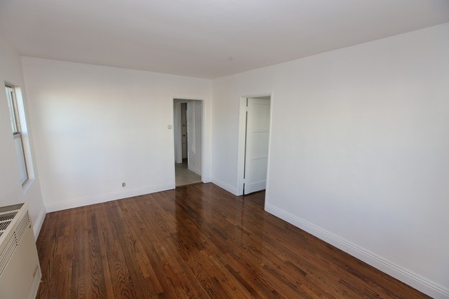 property at 734 W Beach Ave