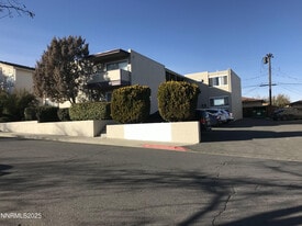 1375 Carlin St in Reno, NV - Building Photo