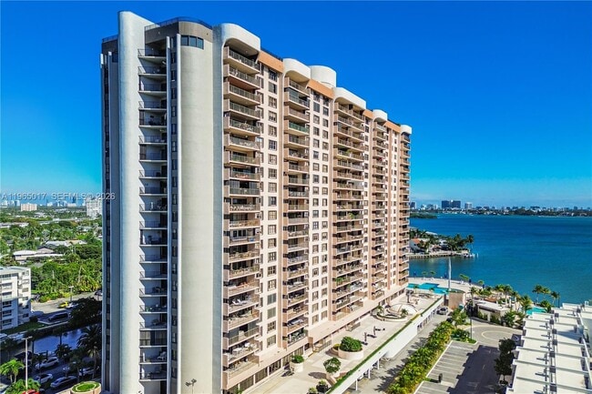 1800 NE 114th St, Unit 1004 in Miami, FL - Building Photo - Building Photo
