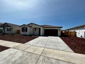 2035 Greenbriar Dr in Los Banos, CA - Building Photo - Building Photo