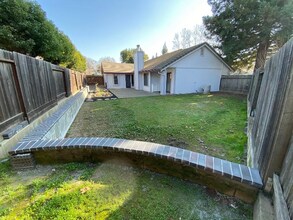 2949 Paragon Way in Carmichael, CA - Foto de edificio - Building Photo