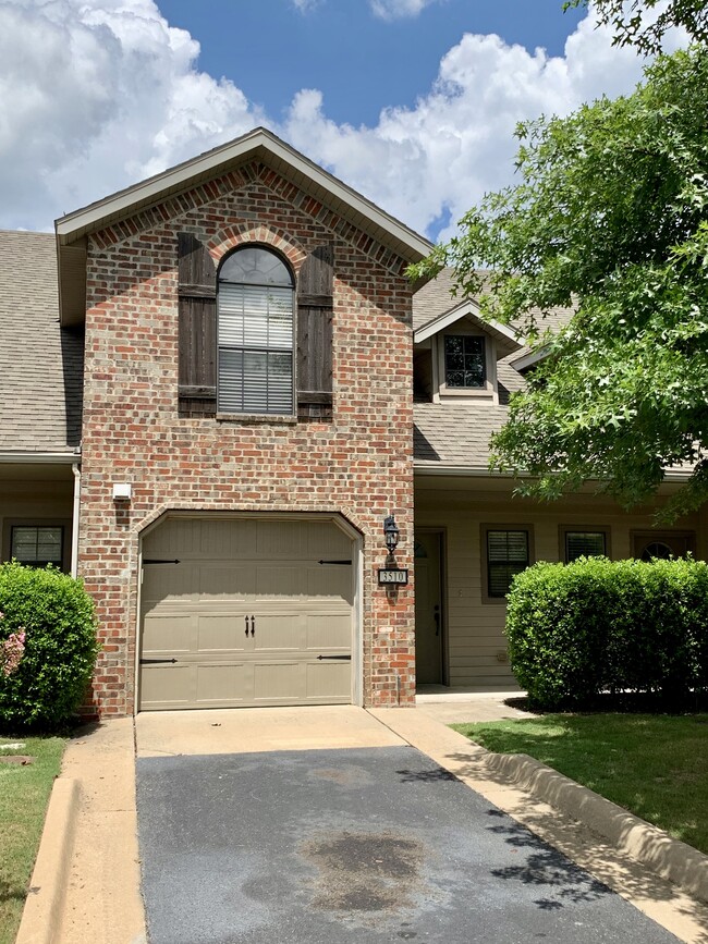 property at 3510 W Chevaux Dr