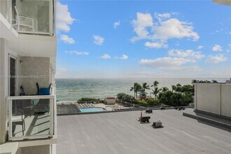 19201 Collins Ave, Unit 349 in Sunny Isles Beach, FL - Foto de edificio - Building Photo