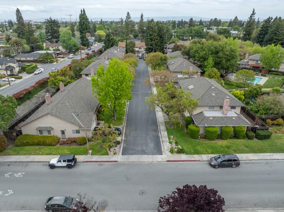 1227 Chantel Way in Redwood City, CA - Building Photo