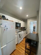 221 Park Rd in West Hartford, CT - Building Photo - Building Photo