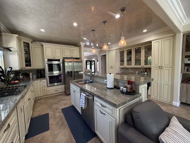 property at 6039 Greenbush Ave