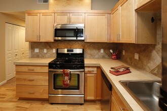Tabor Pointe Apartments in Portland, OR - Foto de edificio - Building Photo