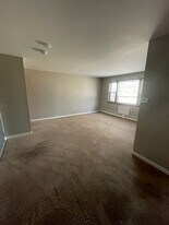 170 High St, Unit B1 in East Hartford, CT - Building Photo