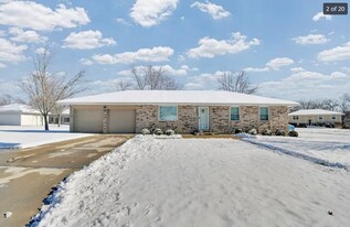 3609 SW Harbor Cir in Lee's Summit, MO - Building Photo