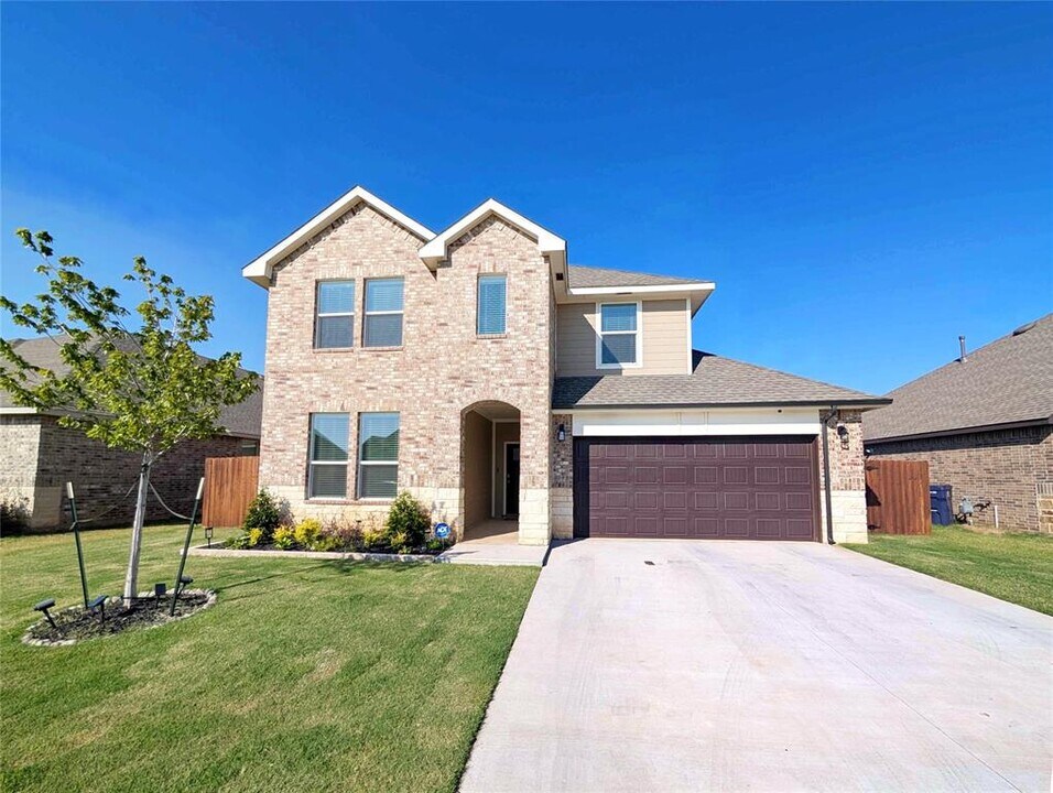 2624 Tracy’s Mnr in Yukon, OK - Building Photo