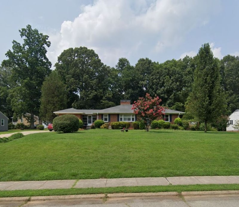 1403 Spry St in Greensboro, NC - Foto de edificio