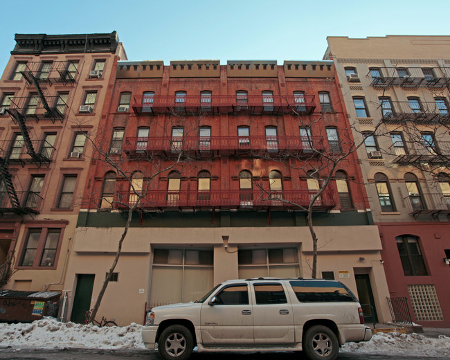 516 W 50th St in New York, NY - Foto de edificio - Building Photo