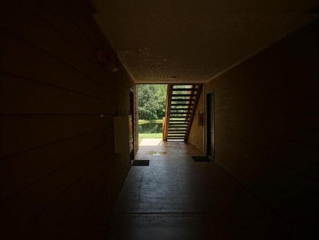 9481 Highland Oak Dr in Tampa, FL - Building Photo - Building Photo