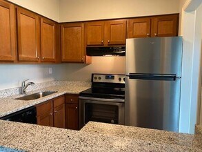 153 Thierman Ln in St Matthews, KY - Building Photo - Building Photo