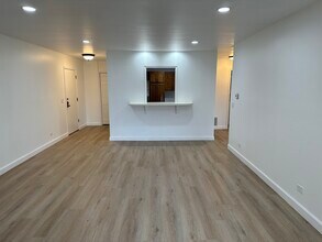 1365 N Sterling Ave in Palatine, IL - Building Photo - Building Photo
