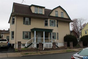 3 Beech St in East Orange, NJ - Building Photo