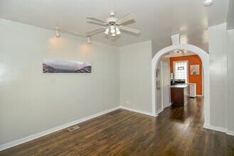 1529 W Nelson St, Unit J07P in Chicago, IL - Foto de edificio - Building Photo
