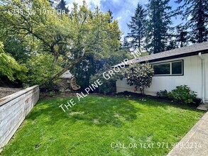 4935 SW 19th Dr in Portland, OR - Building Photo - Building Photo
