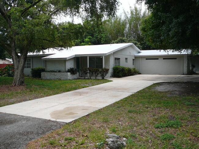 property at 1709 Coronado Ave