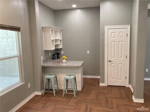 18 S 6th St in McAllen, TX - Building Photo - Building Photo