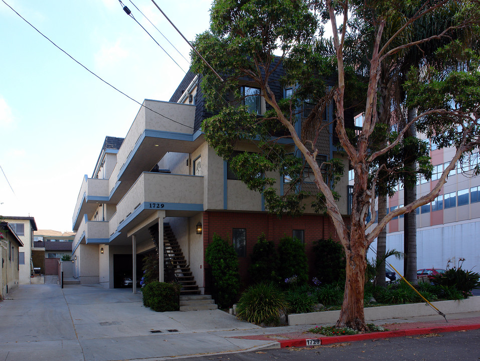 1729 E Pine Ave in El Segundo, CA - Building Photo