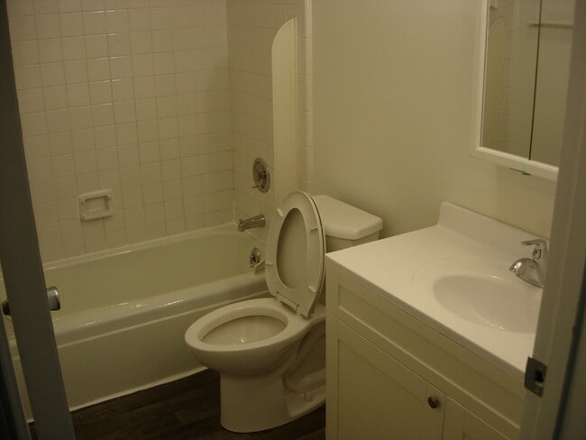 1409 Blanchard Ave, Unit 1409 in Findlay, OH - Foto de edificio - Building Photo