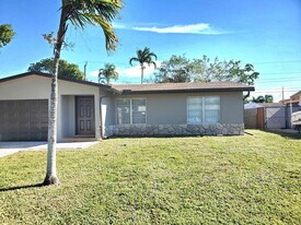 4440 NW 19th Terrace in Oakland Park, FL - Building Photo