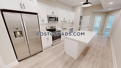 222 Tremont St in Boston, MA - Building Photo - Building Photo