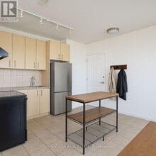 3635 Dundas St W in Toronto, ON - Building Photo - Building Photo