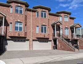 281-213 13th St in Palisades Park, NJ - Building Photo