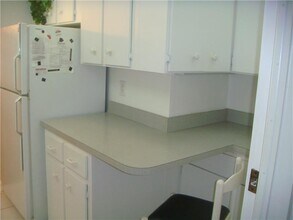 6700 NE 22nd Way, Unit Imperial Point Colonnades in Fort Lauderdale, FL - Building Photo - Building Photo