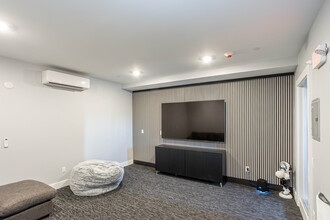 365 Western Ave in Boston, MA - Building Photo - Interior Photo