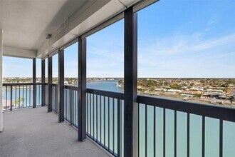 9415 Blind Pass Rd, Unit 901 in St Pete Beach, FL - Foto de edificio - Building Photo